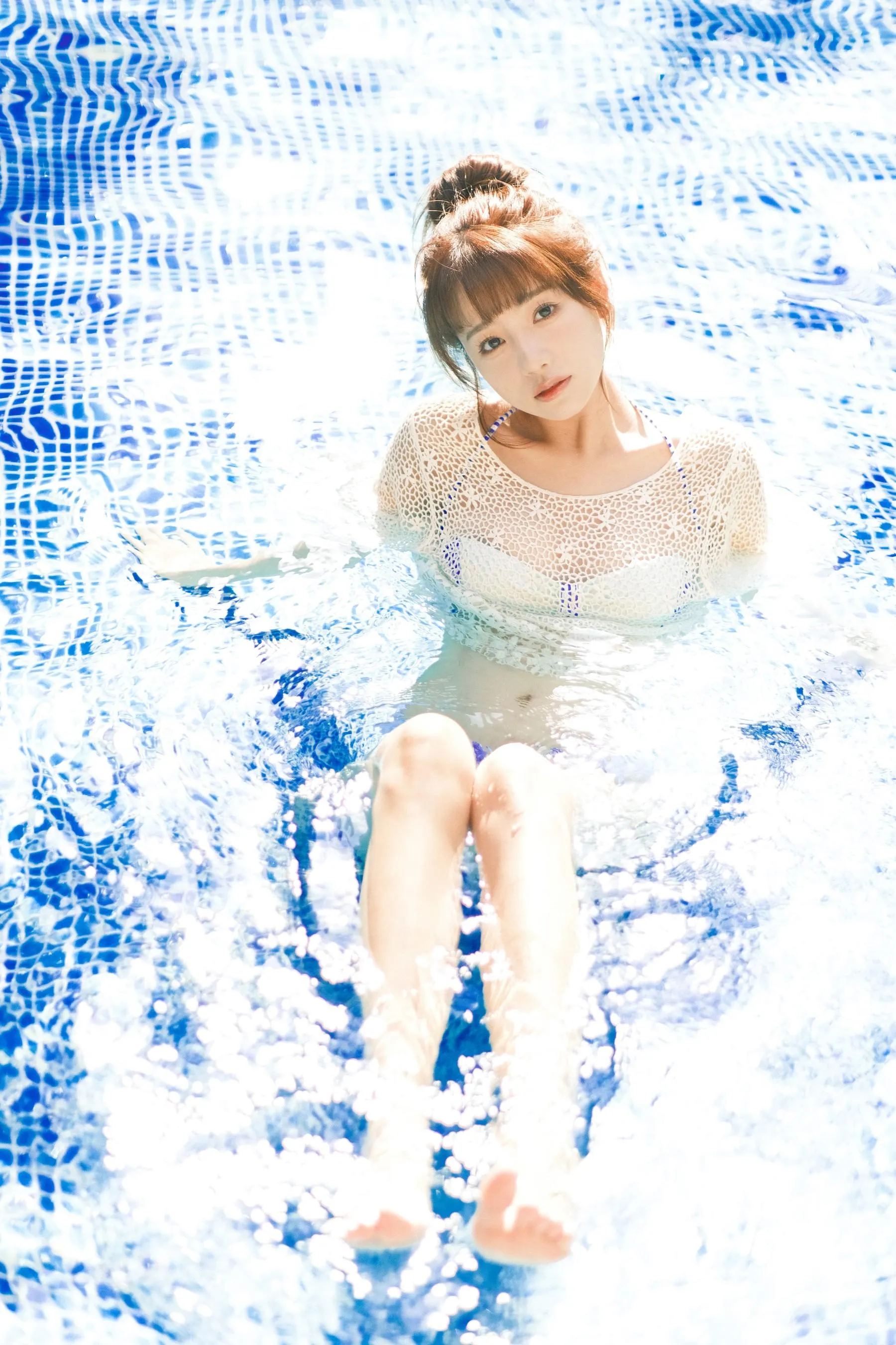 [YITUYU艺图语]2022.09.07 夏日泳池 温思儿vv [24P]插图1